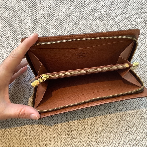 LOUIS VUITTON ZIPPY WALLET MONOGRAM CANVAS ZIPPER WALLET - Picture 7 of 17